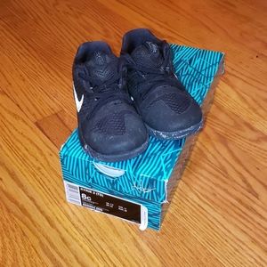 Nike toddler kyrie shoes